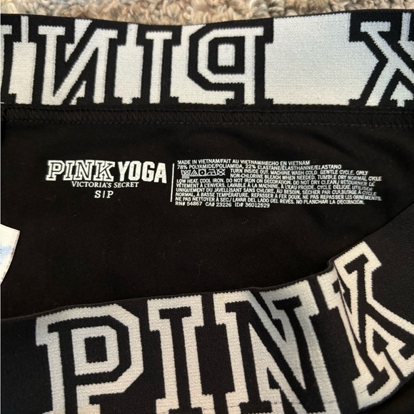 PINK LEGGINGS/ YOGA PANTS🖤SIZE SMALL - Picture 3 of 5